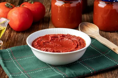 تصویر 1 از رب گوجه فرنگی ارزان غلظت اقتصادی بسته بندی ساده